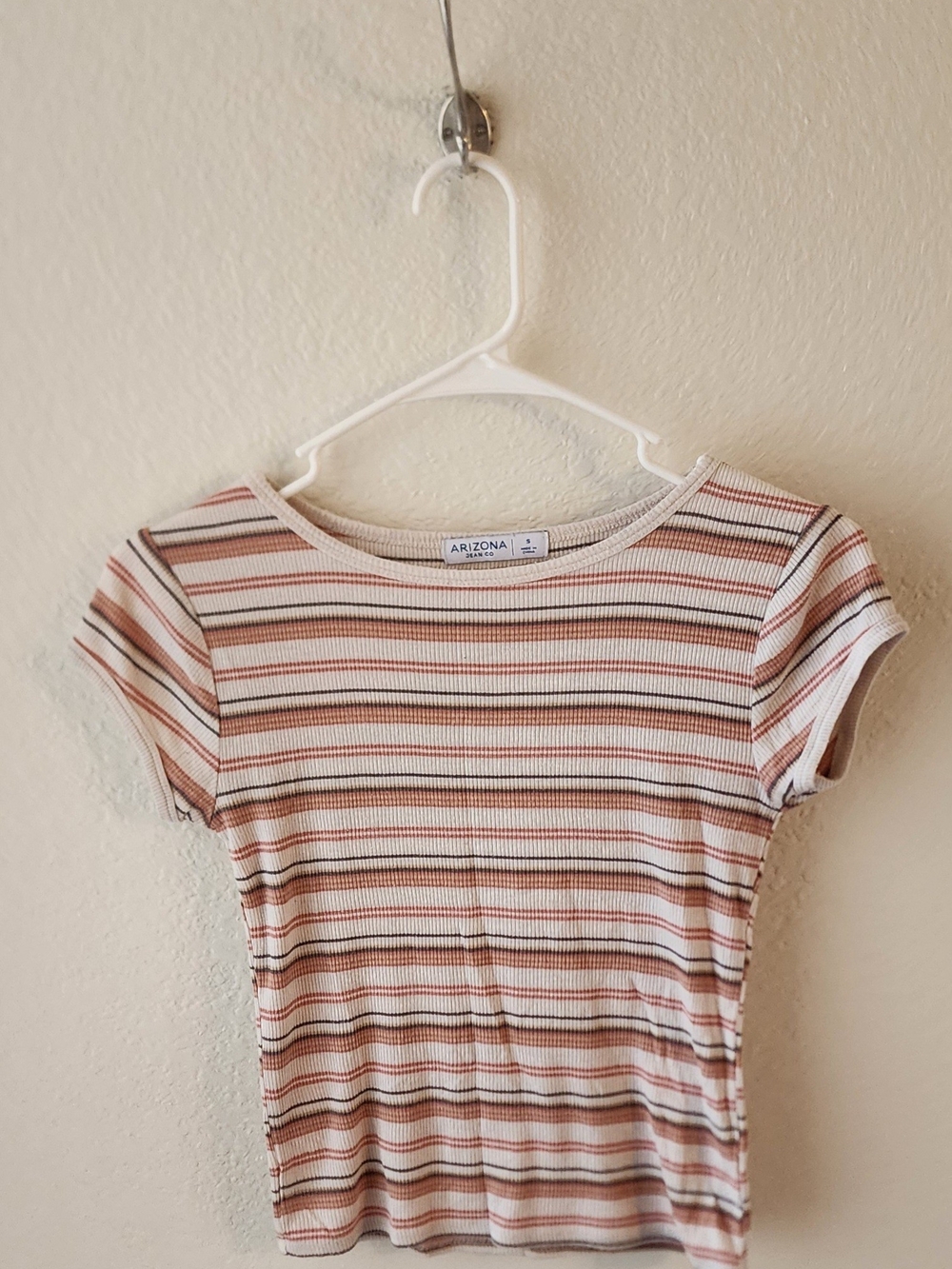 Arizona Jean Company Striped Ribbed Short Sleeve Top in Pink & Beige
